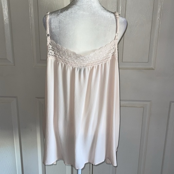 Torrid Washable Gauze Flowy Crochet Trim Cami - Picture 6 of 10